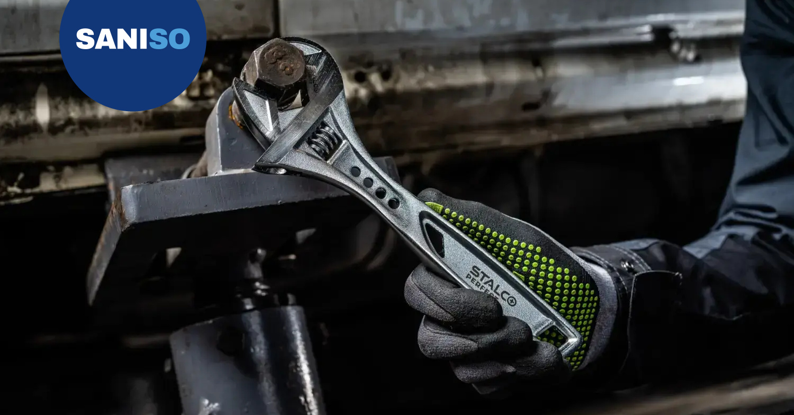 Grip and feel: nitrile-coated work gloves with grip dots