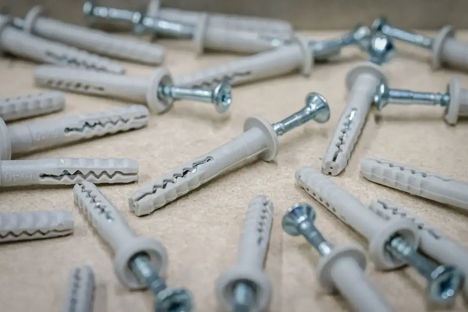 Quick-installation expansion plug with collar KSMK sleeve: ø6x60mm, nail: ø3.8x64mm STALCO KSMK - 6X60
